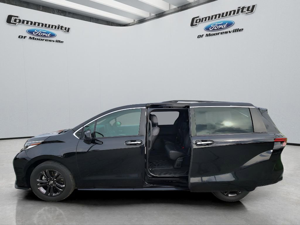 Used 2024 Toyota Sienna XSE AWD/4WD image 25