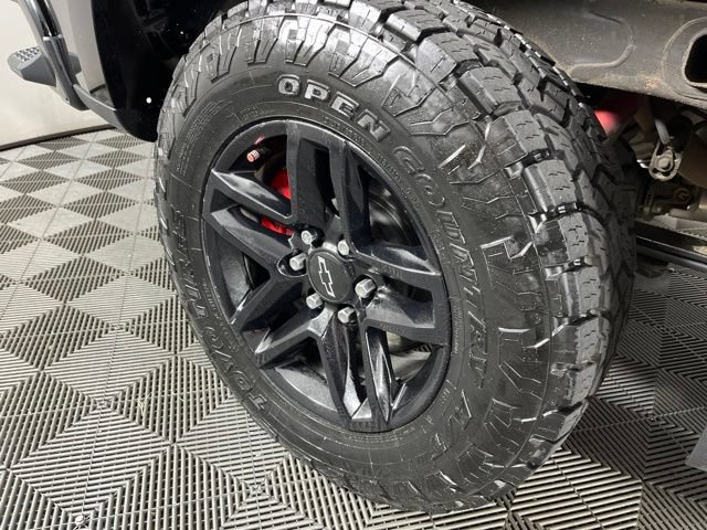 Used 2019 Chevrolet Silverado 1500 Custom Trail Boss w/ Custom Convenience Package AWD/4WD image 16
