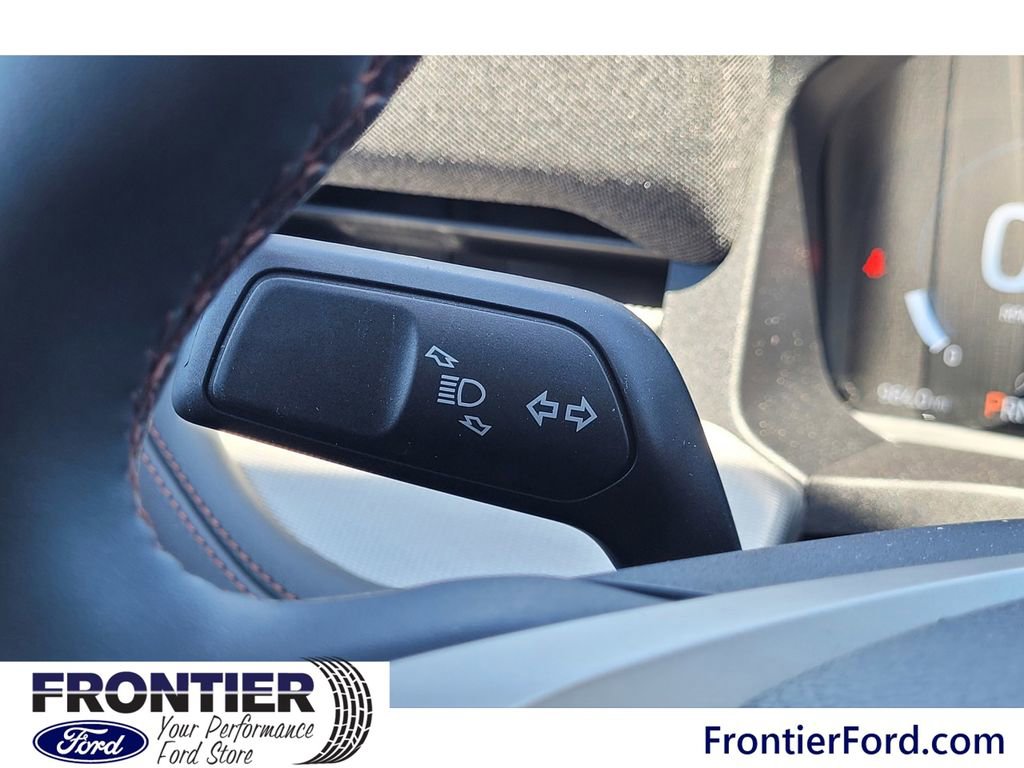Used 2026 Ford Explorer Active AWD/4WD image 18