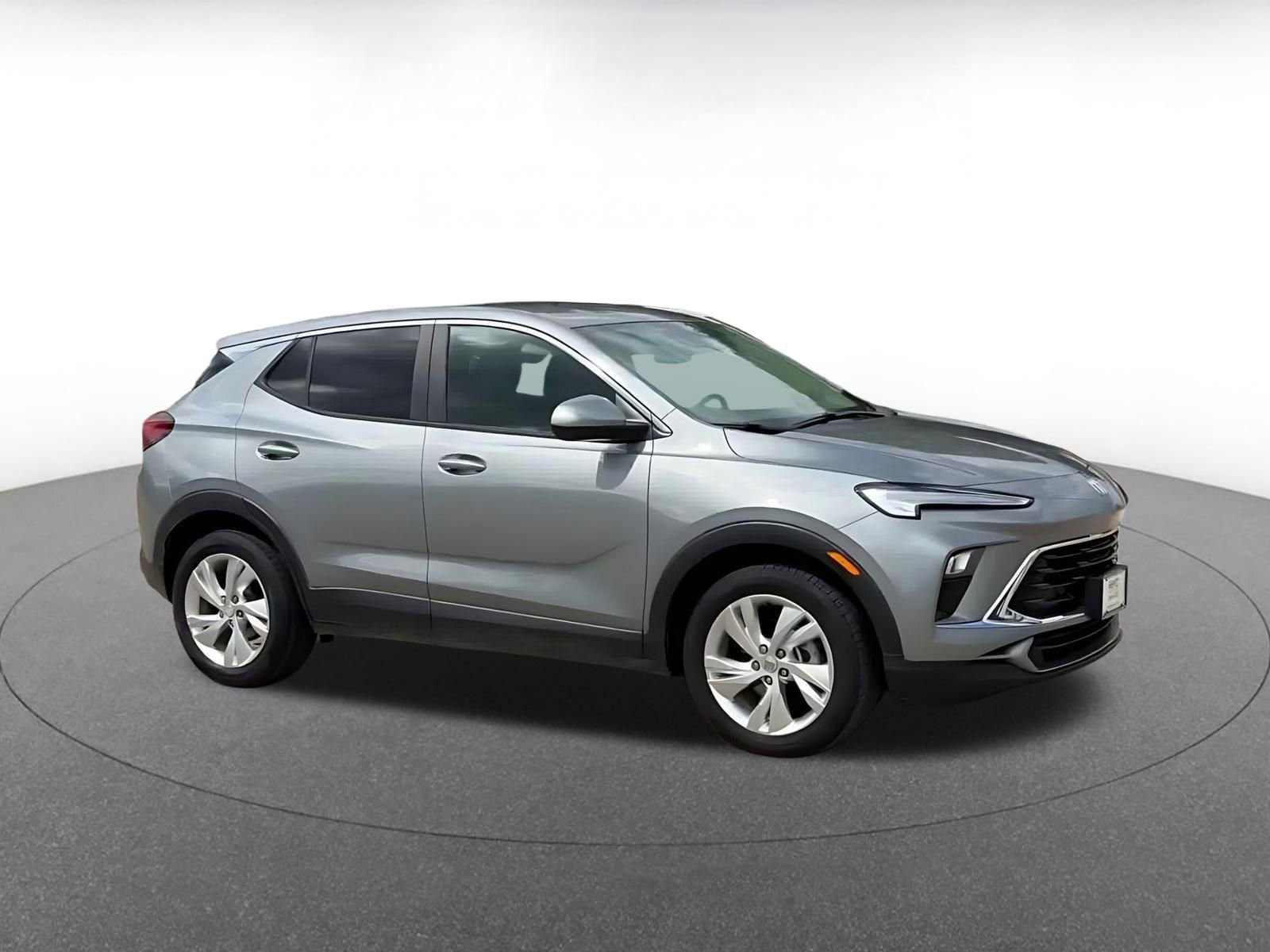 Used 2025 Buick Encore GX Preferred FWD image 2
