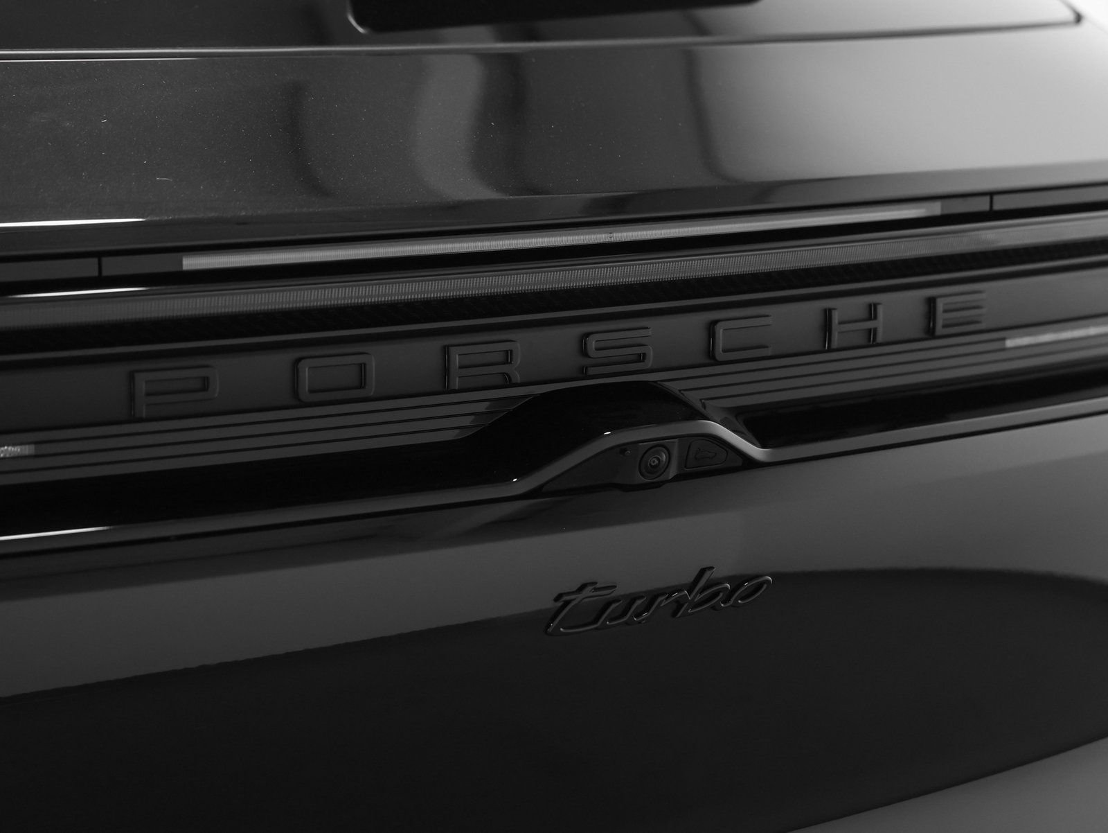 New 2025 Porsche Macan Turbo Electric AWD/4WD image 24