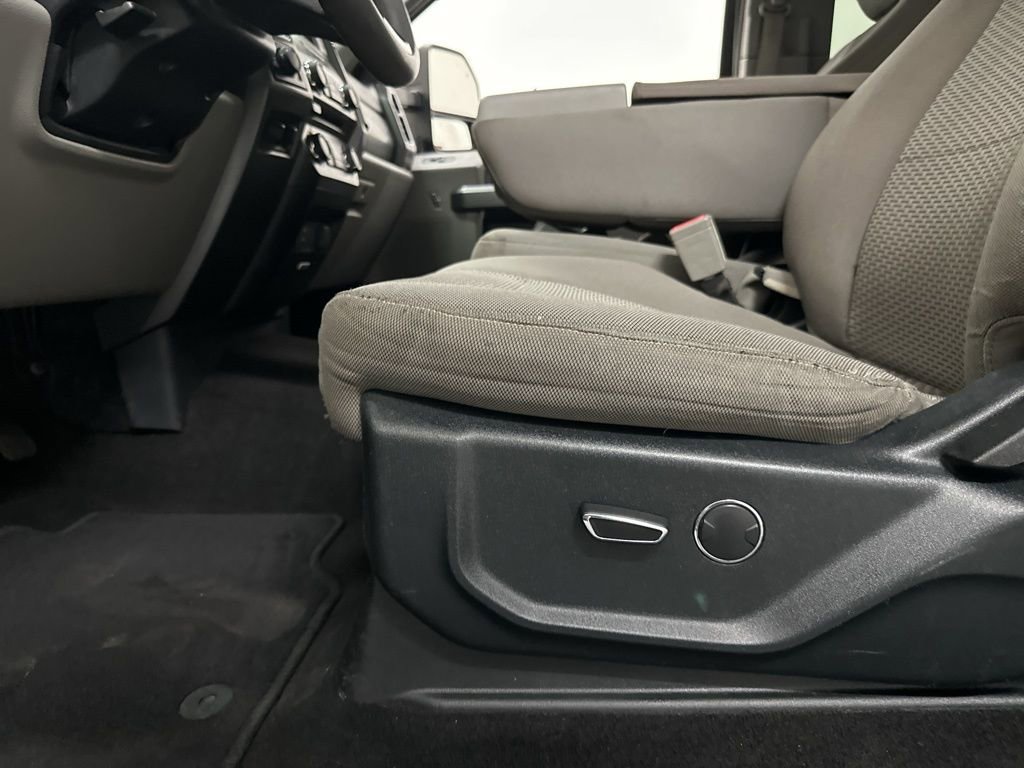 Used 2017 Ford F250 XLT w/ XLT Value Package image 31