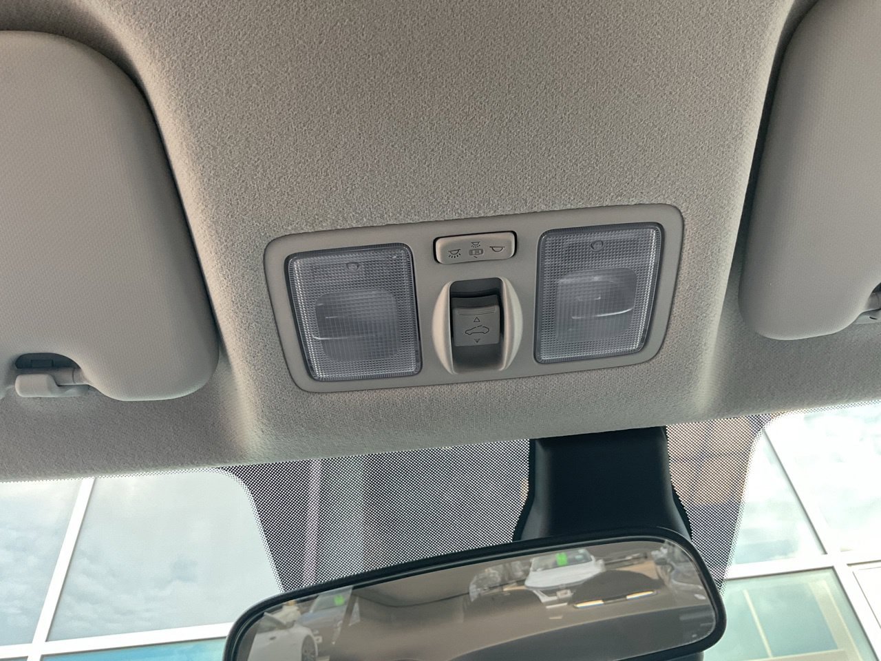Used 2025 Hyundai Venue SEL FWD image 18
