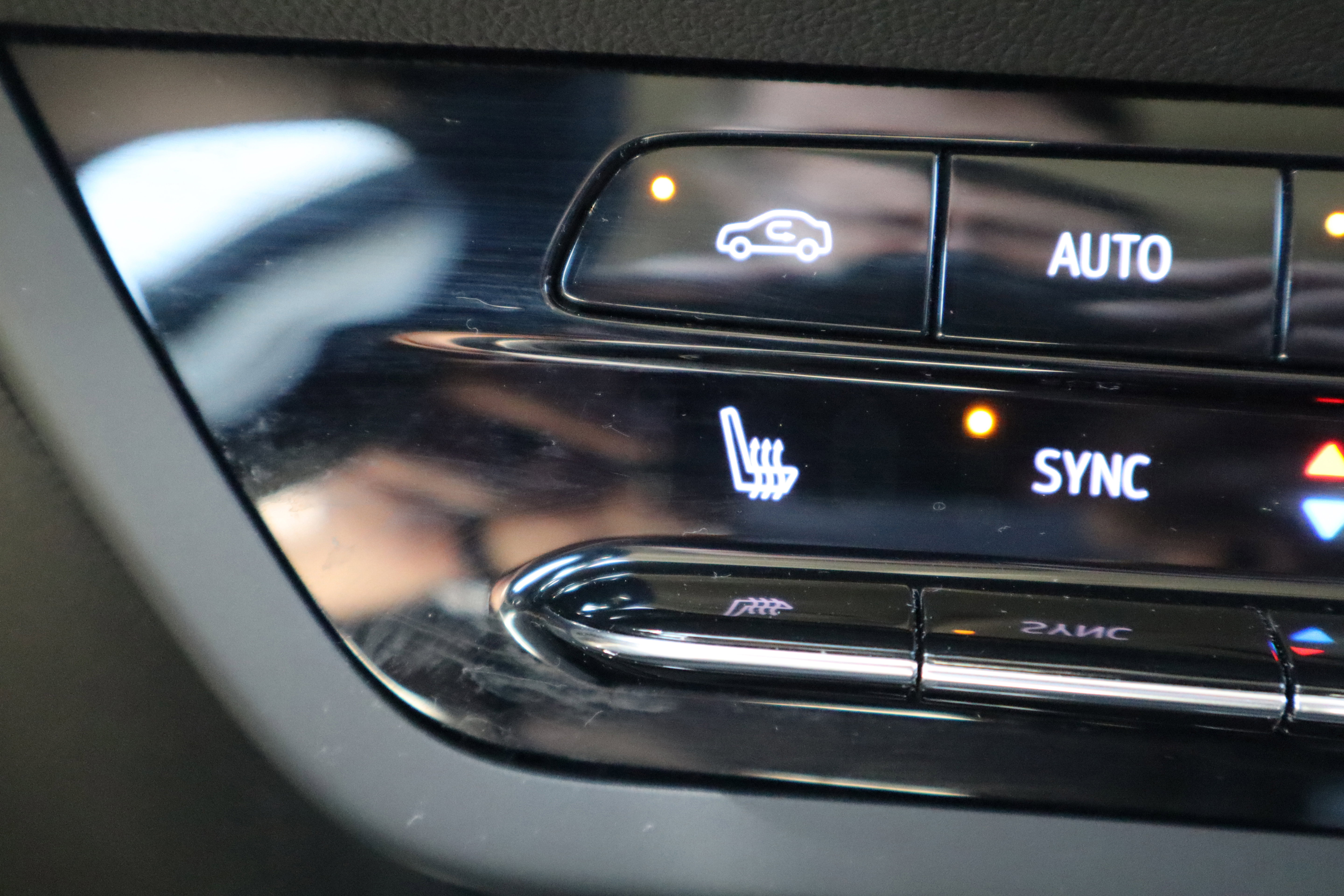 Used 2023 Buick Envision Preferred w/ Sport Touring Package AWD/4WD image 22