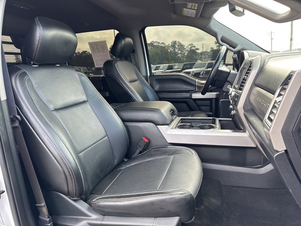 Used 2017 Ford F350 Lariat w/ Chrome Package image 28