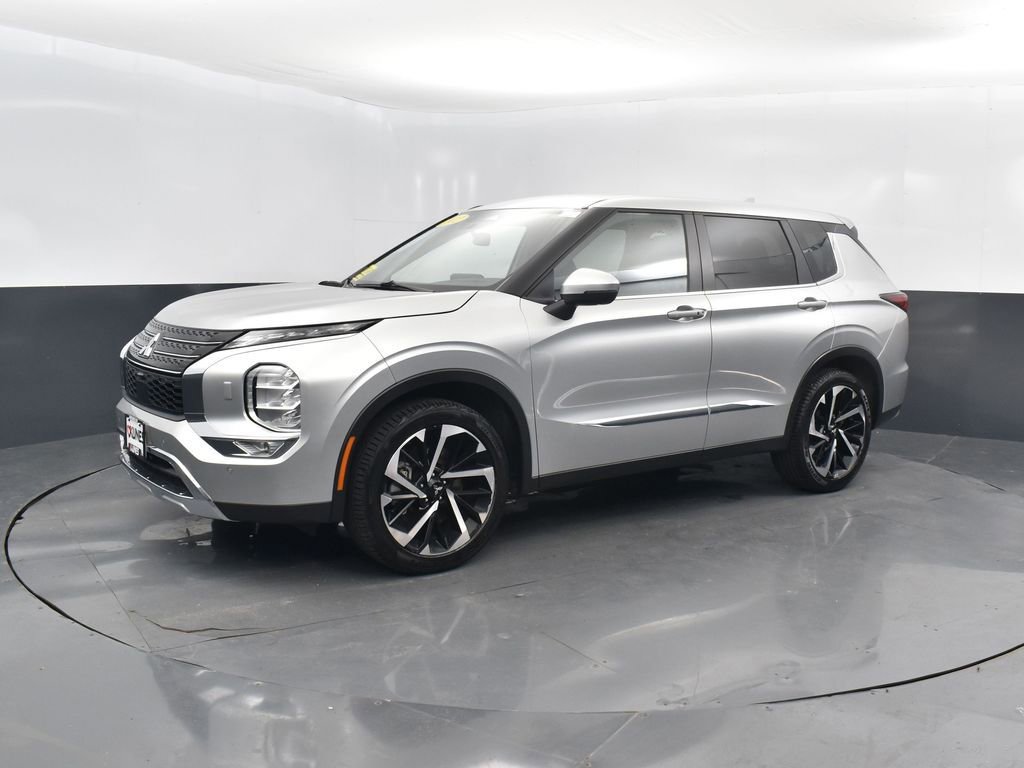 Used 2022 Mitsubishi Outlander SE image 8