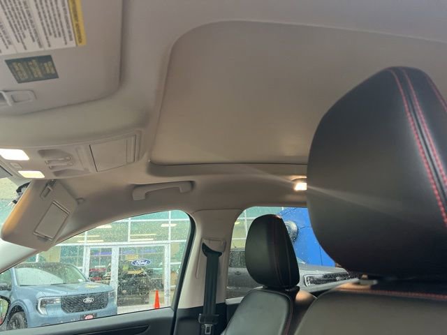 Used 2022 Ford Escape SEL w/ SEL Stealth AWD Package image 9