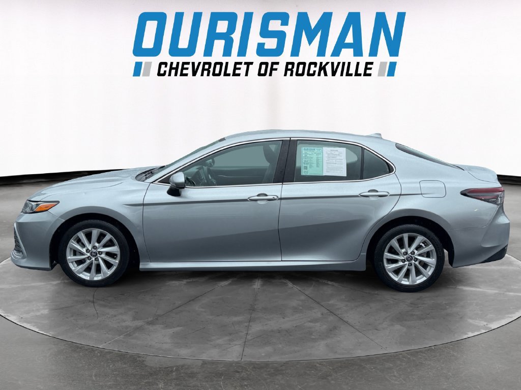 Used 2022 Toyota Camry LE FWD image 3