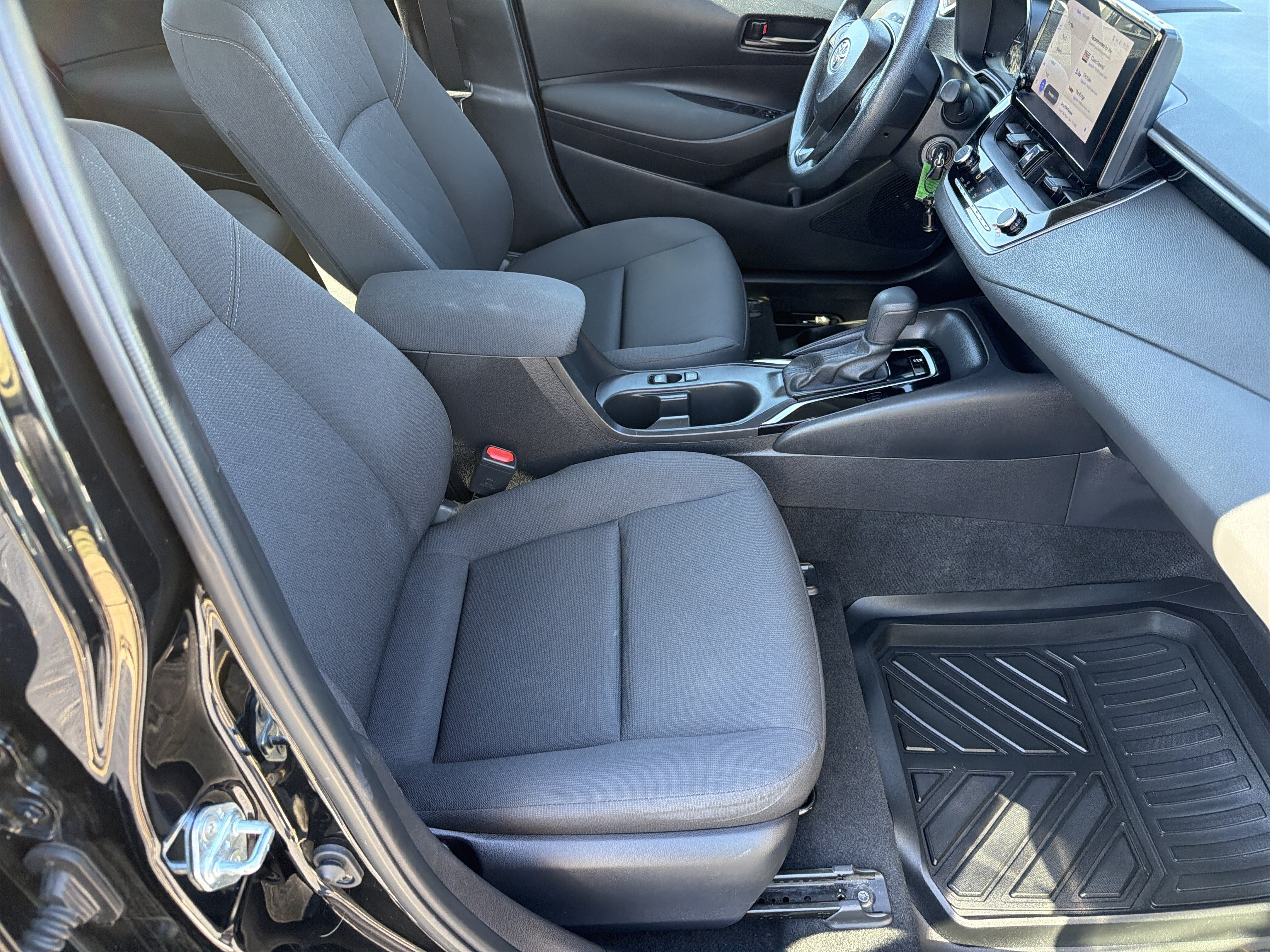 Used 2024 Toyota Corolla LE FWD image 10