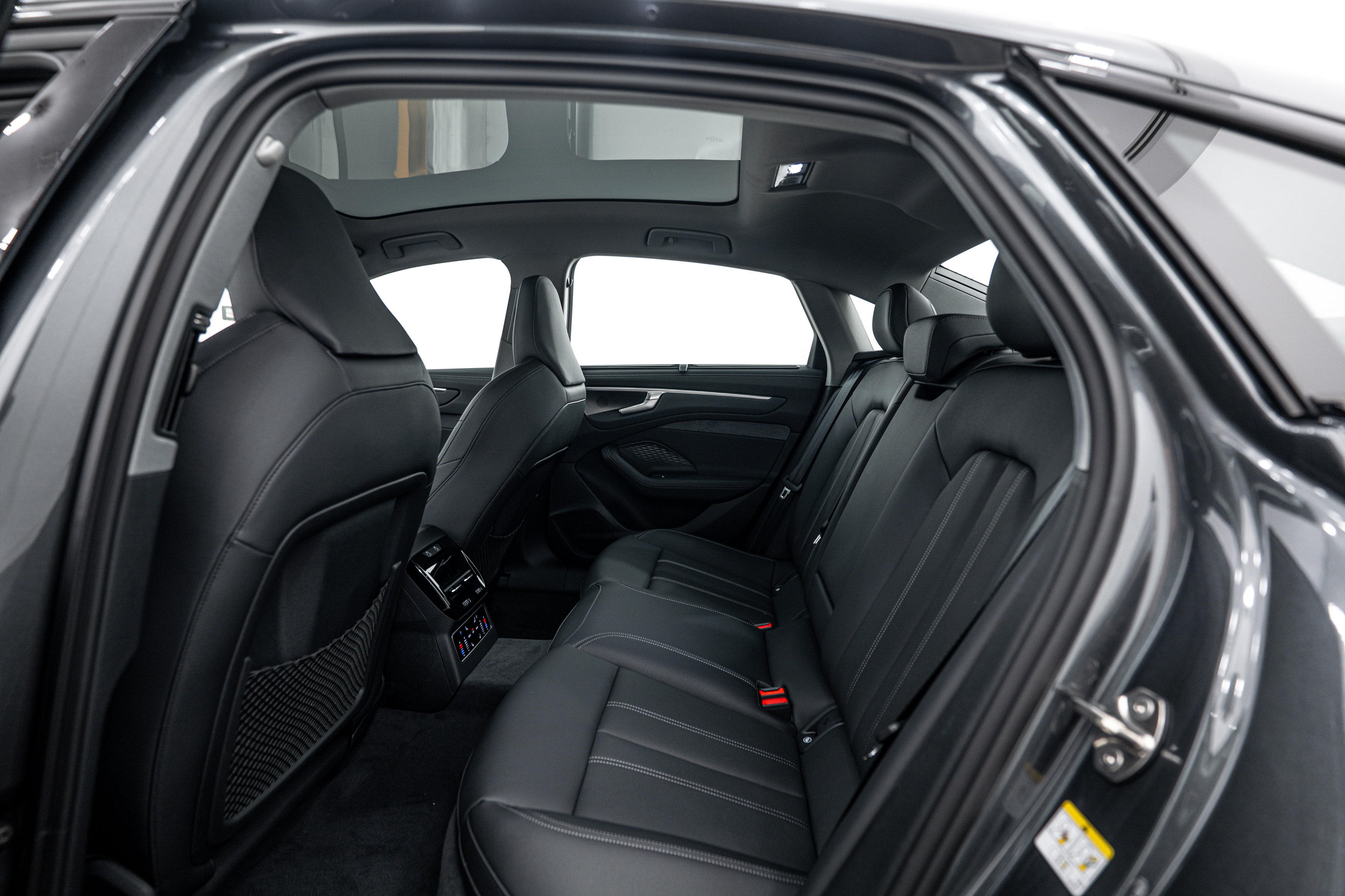 New 2026 Audi A6 Premium Plus AWD/4WD image 18