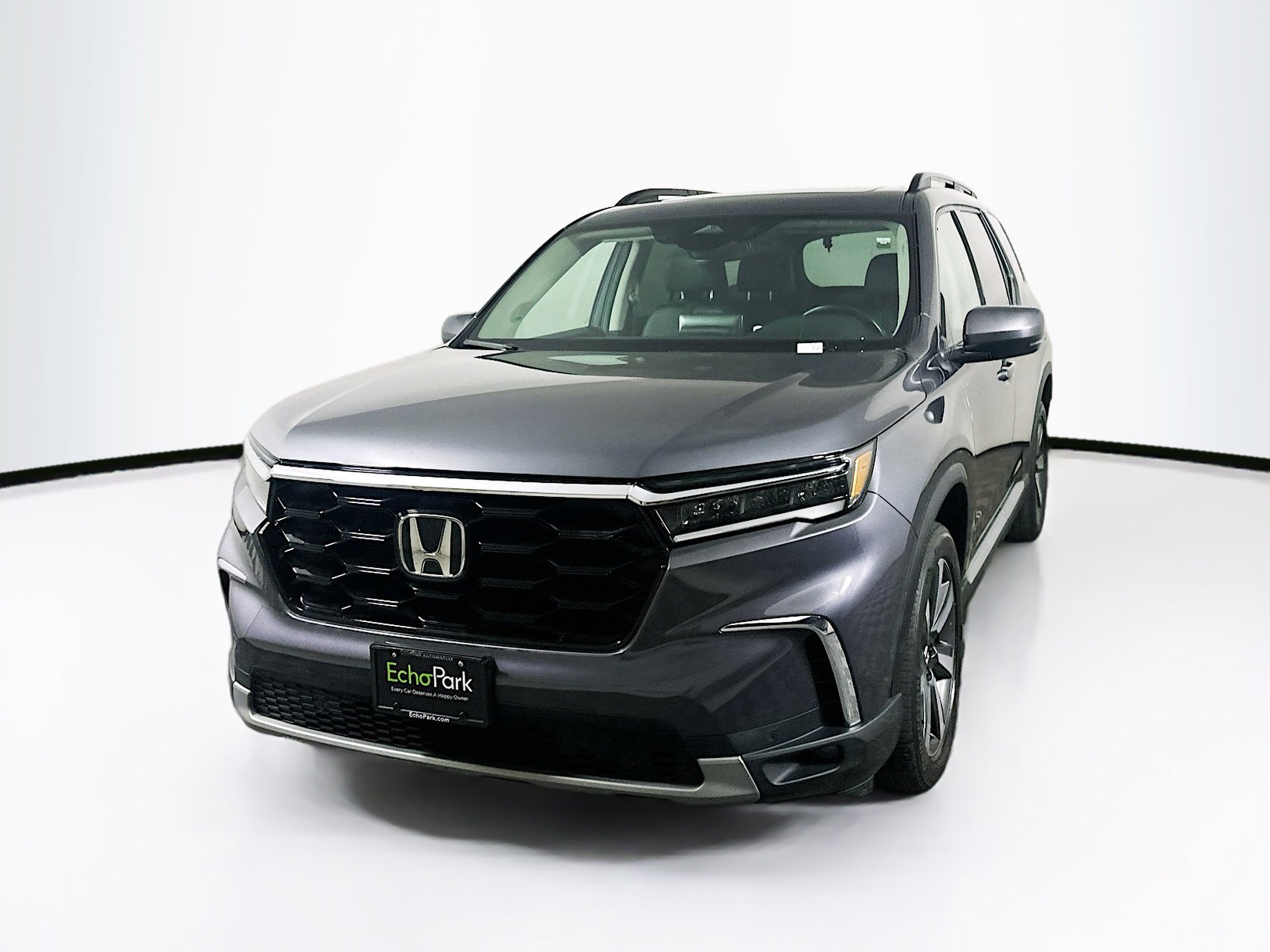 Used 2023 Honda Pilot Touring image 3