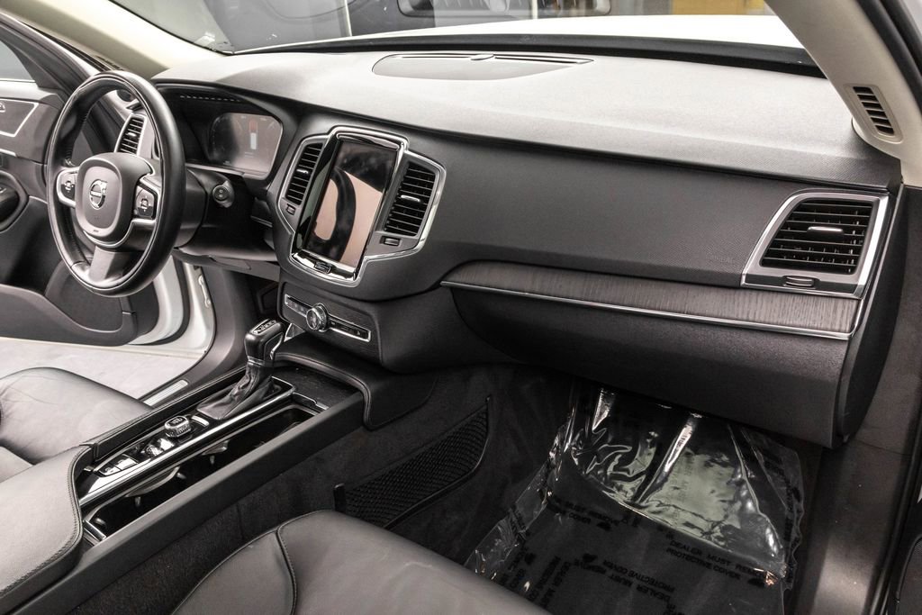 Used 2020 Volvo XC90 T5 Momentum w/ Protection Package AWD/4WD image 32