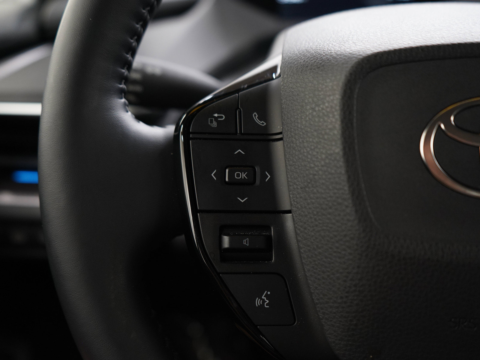 Used 2023 Toyota Prius XLE AWD/4WD image 24