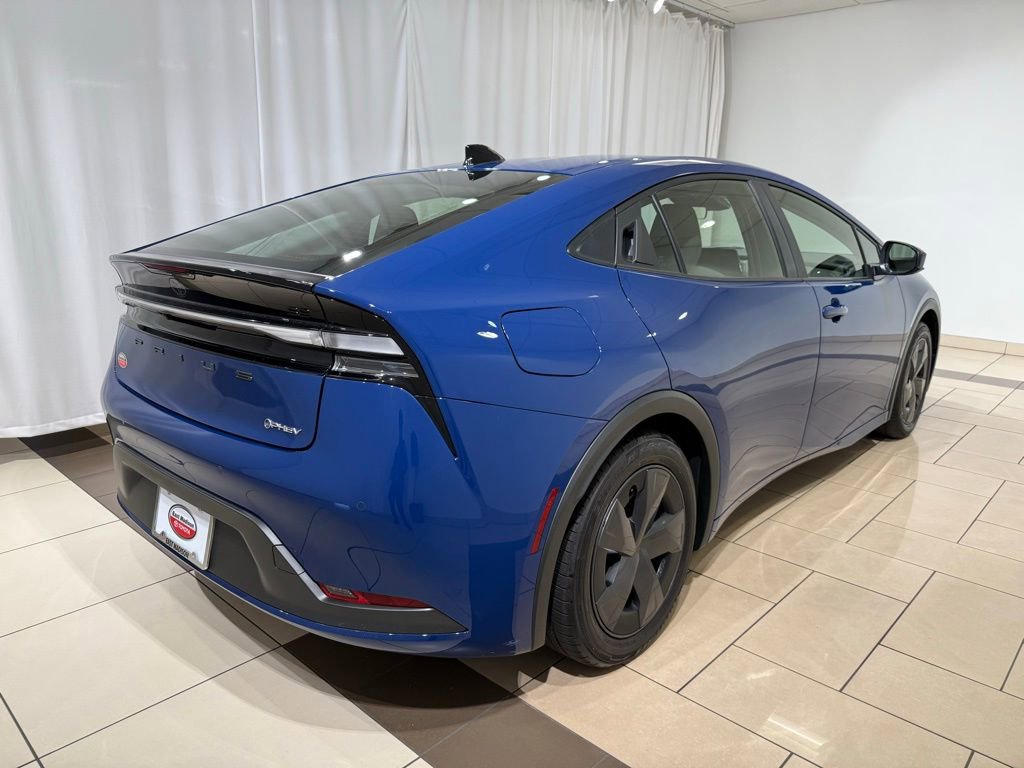 Used 2026 Toyota Prius Plug-In Hybrid FWD image 5