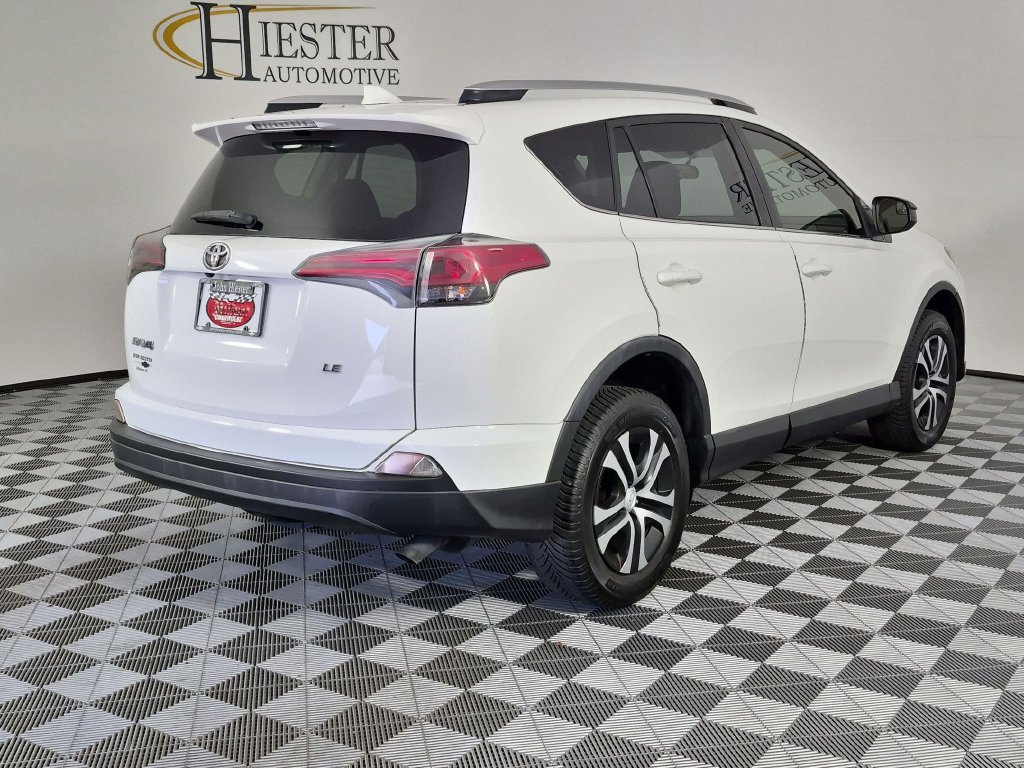 Used 2016 Toyota RAV4 LE FWD image 4