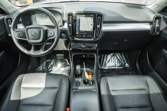 Used 2021 Volvo XC40 T5 Momentum w/ Premium Package AWD/4WD image 21