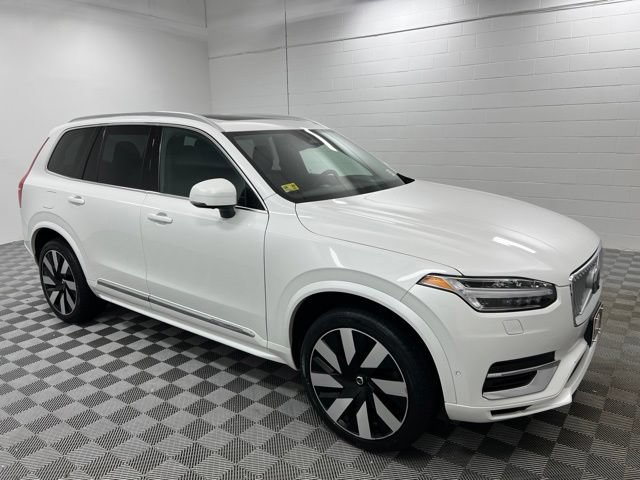 Used 2024 Volvo XC90 T8 Plus w/ Protection Package Premier AWD/4WD image 4
