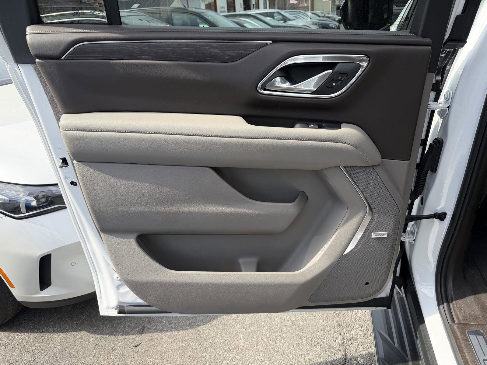 Used 2024 Chevrolet Suburban LT image 16