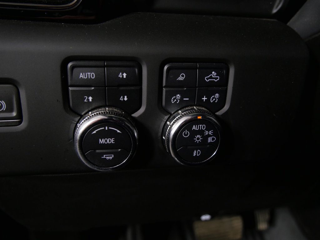 Used 2024 GMC Sierra 1500 AT4 w/ Technology Package AWD/4WD image 15