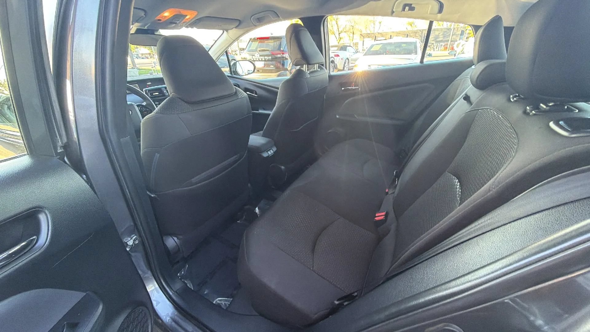 Used 2020 Toyota Prius LE AWD/4WD image 27