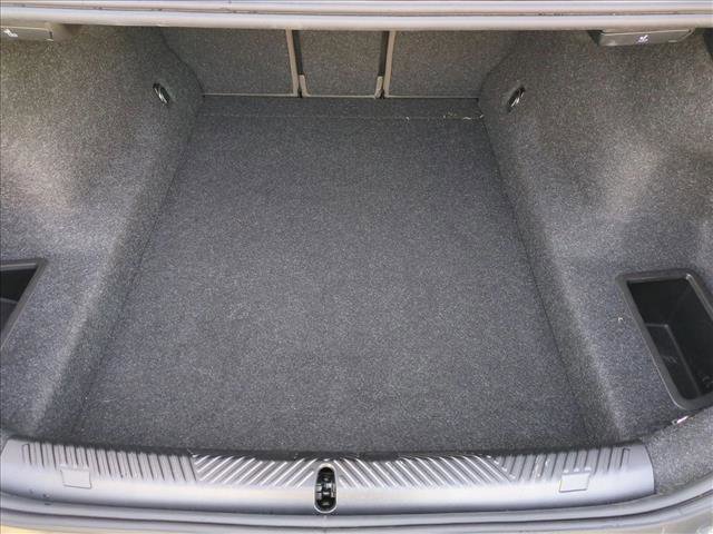 Certified 2026 BMW 550e xDrive w/ Premium Package image 6