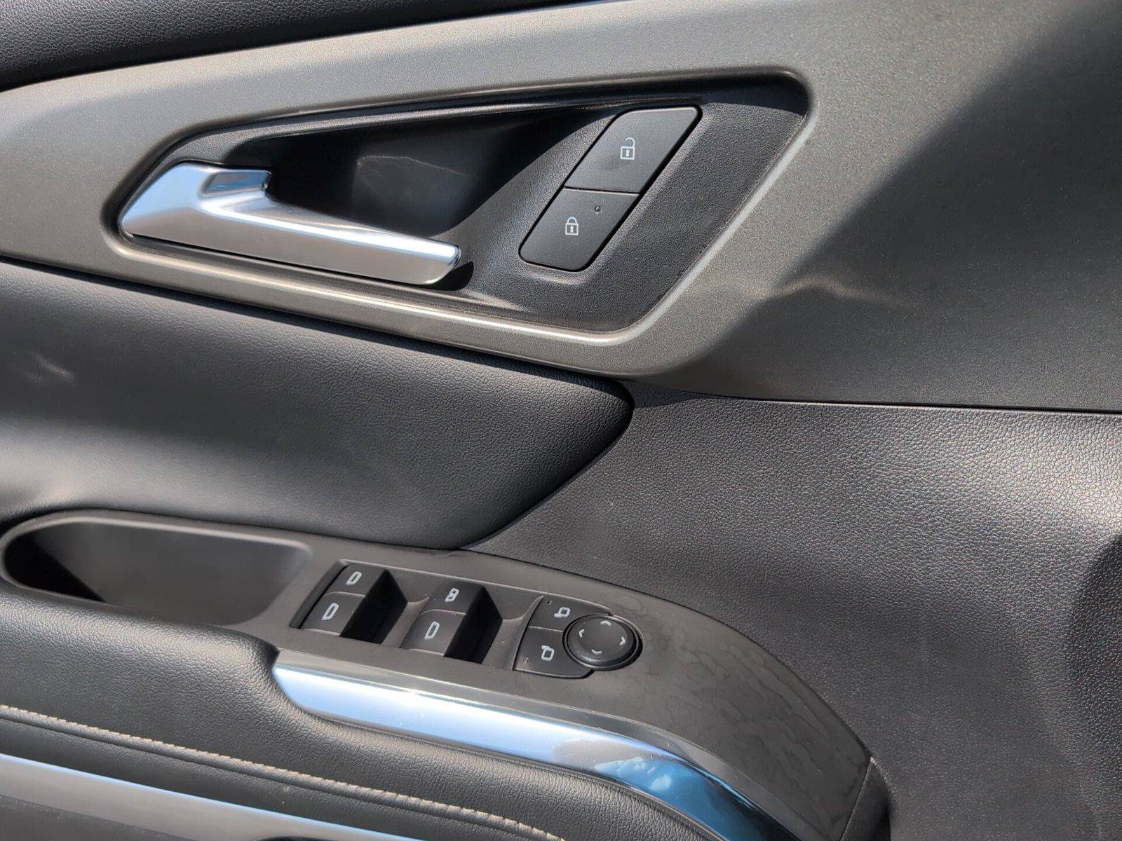 Certified 2025 Chevrolet Traverse LT FWD image 16