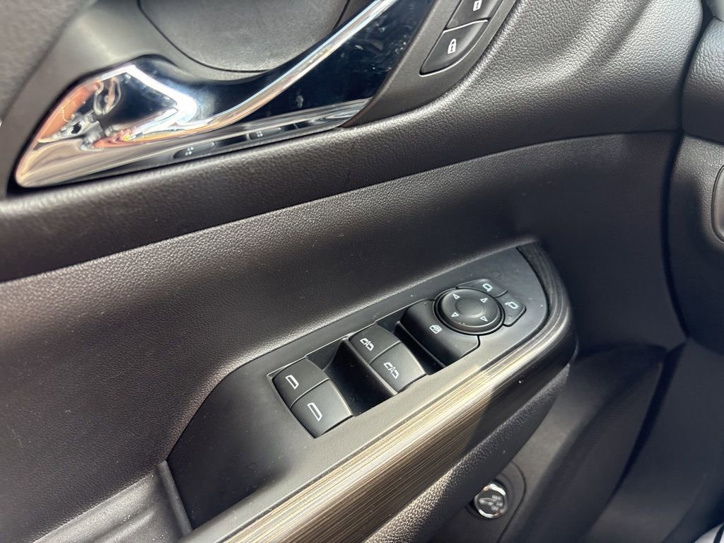 Used 2023 GMC Acadia SLT w/ Elevation Edition image 39