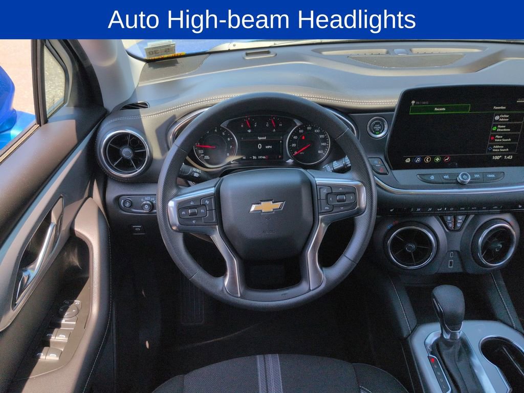 Used 2025 Chevrolet Blazer LT AWD/4WD image 12