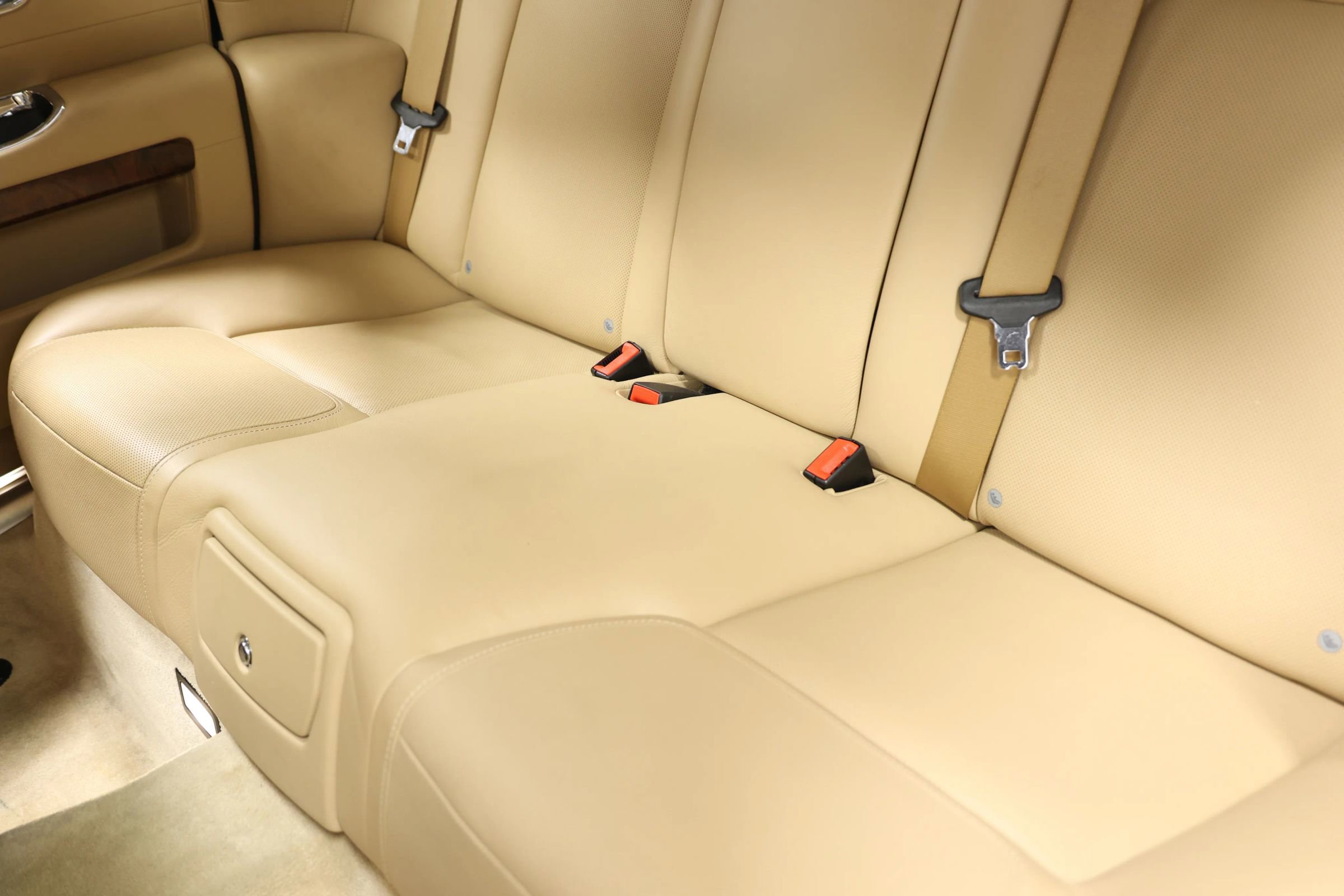 Used 2015 Rolls-Royce Ghost image 57