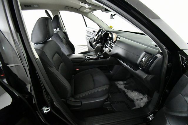 Used 2024 Nissan Pathfinder SV image 23