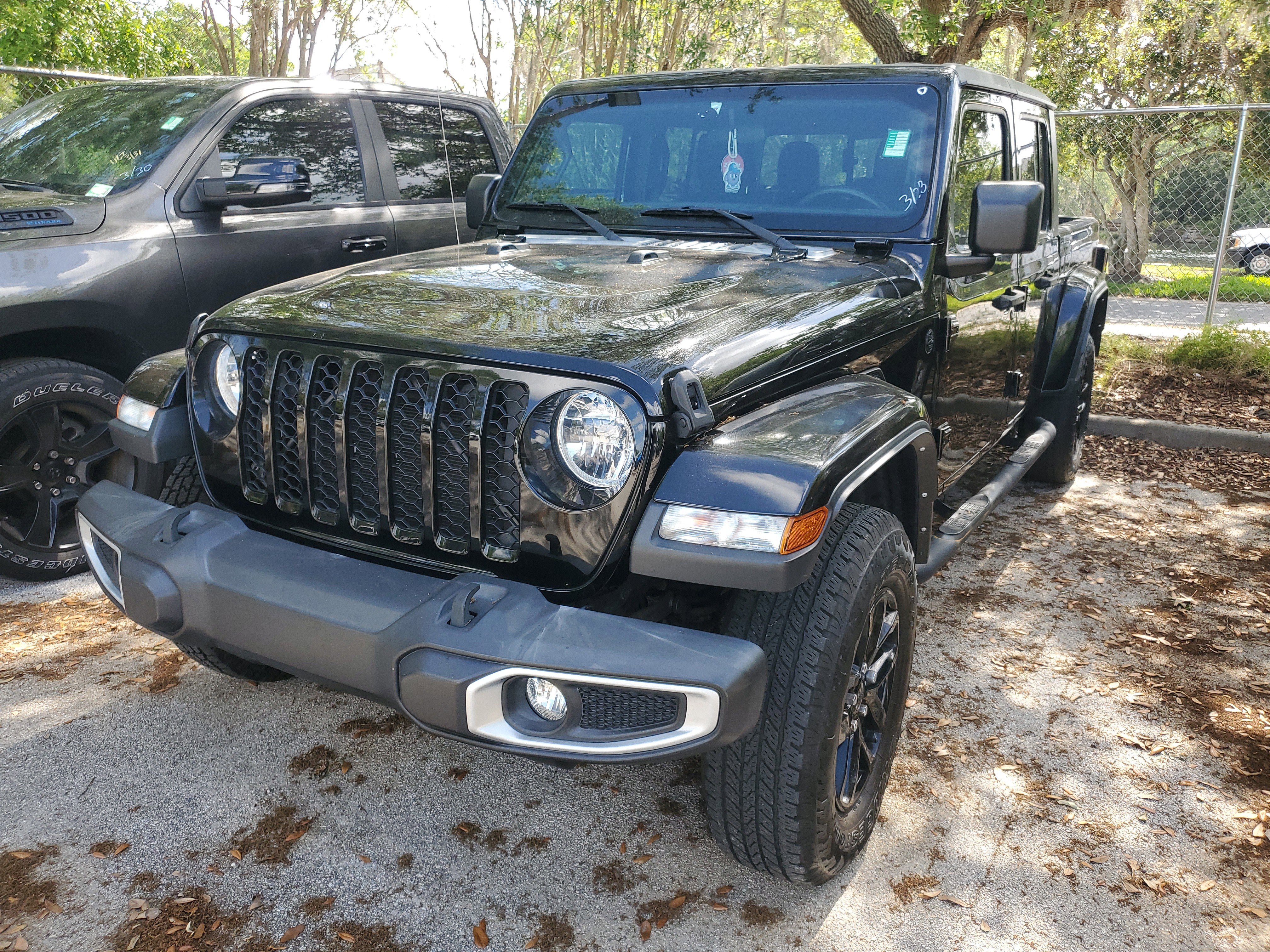 Used 2021 Jeep Gladiator Sport image 3