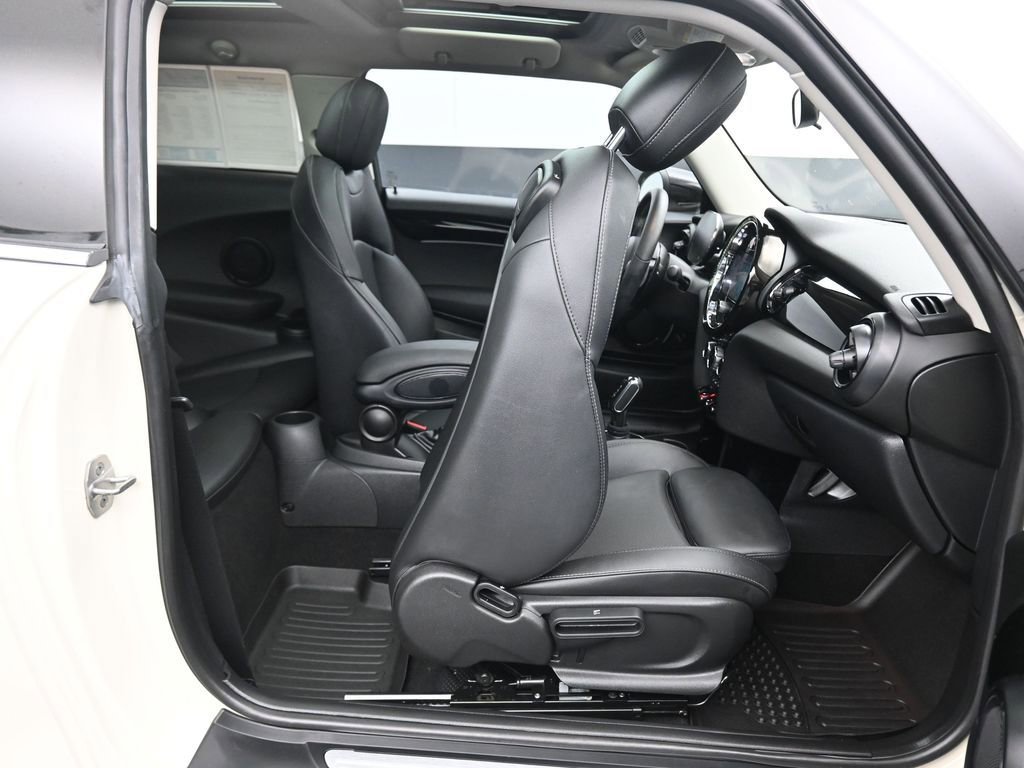 Used 2022 MINI Cooper S image 40