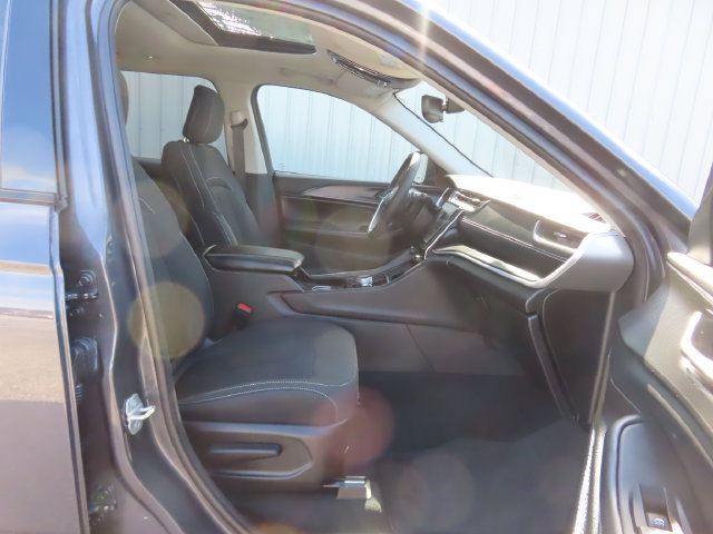 Used 2023 Jeep Grand Cherokee L Laredo w/ Luxury Tech Group I AWD/4WD image 24