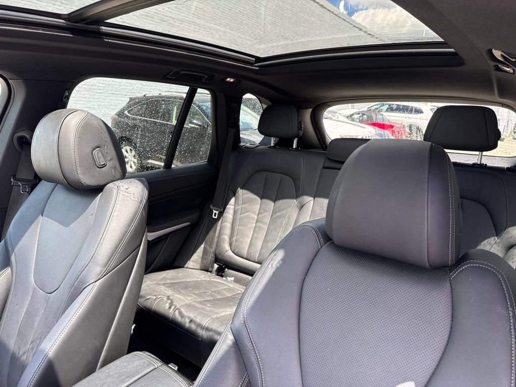 Used 2022 BMW X5 xDrive40i w/ M Sport Package AWD/4WD image 11