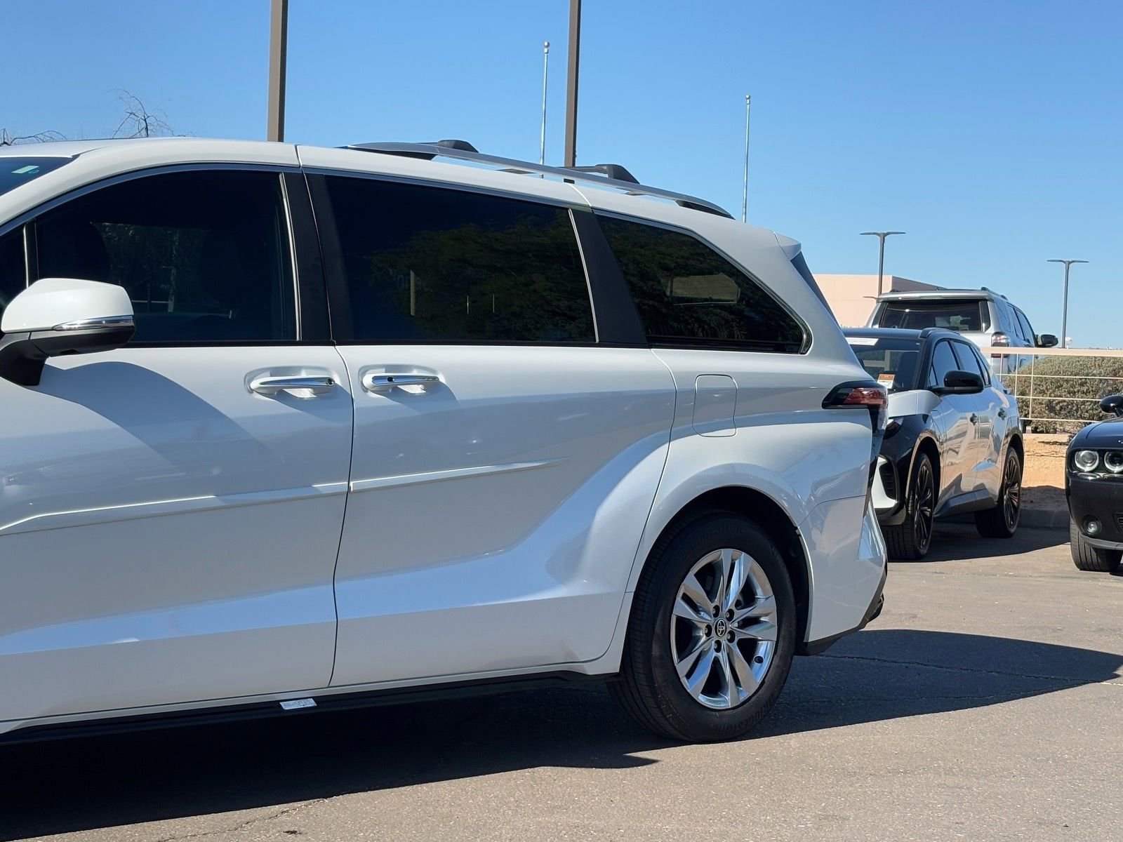 Used 2025 Toyota Sienna Limited image 8