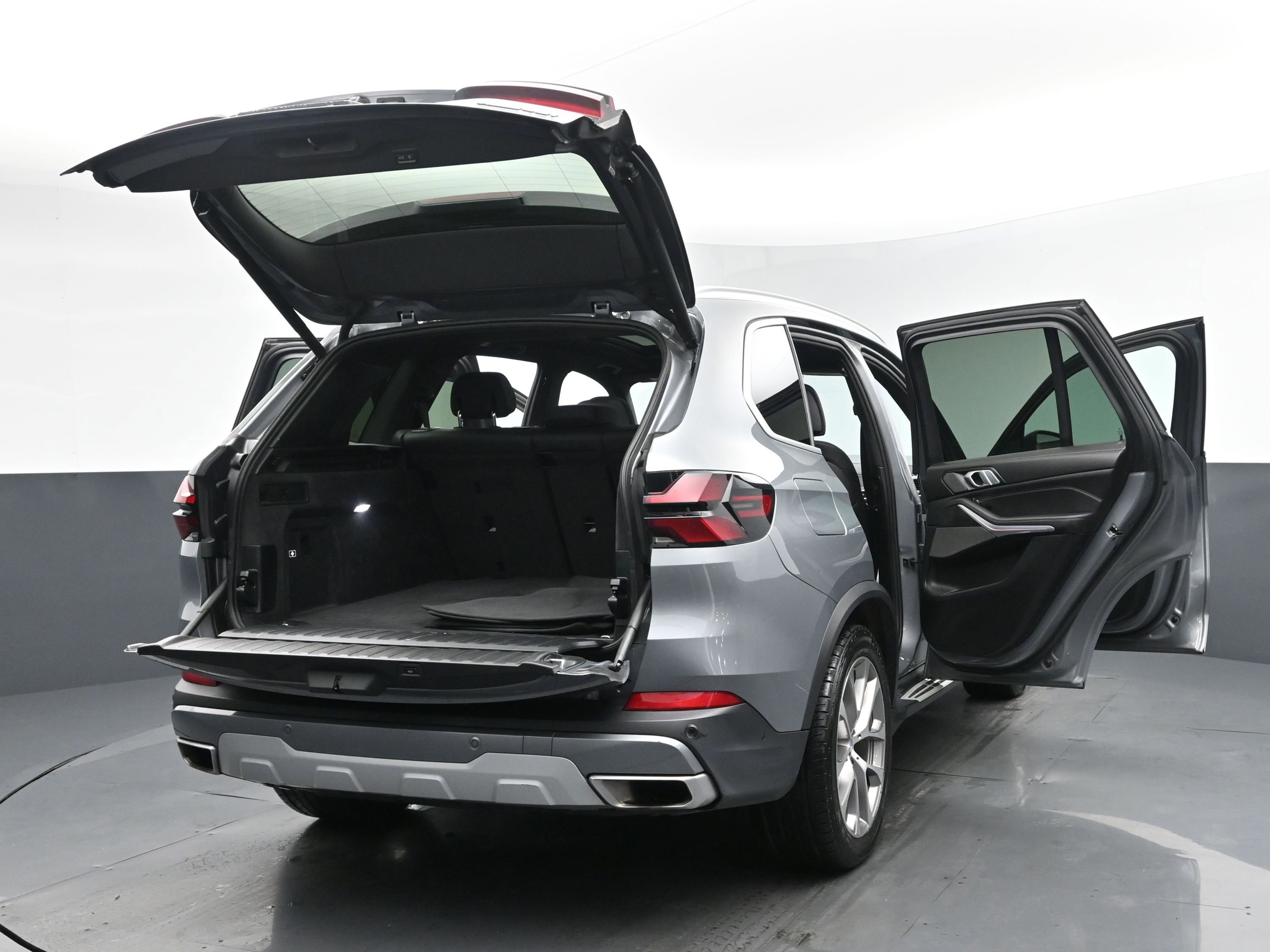 Used 2024 BMW X5 xDrive40i image 32