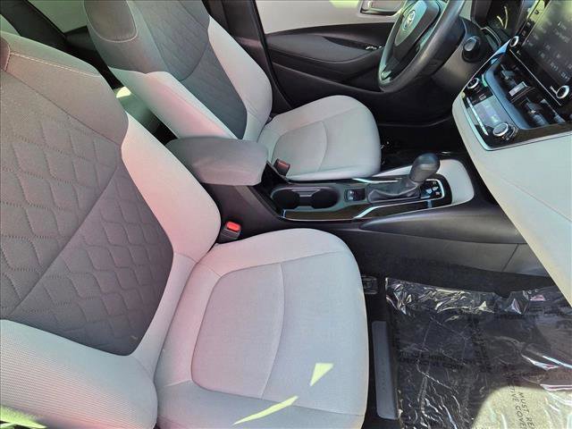 Used 2022 Toyota Corolla LE FWD image 19