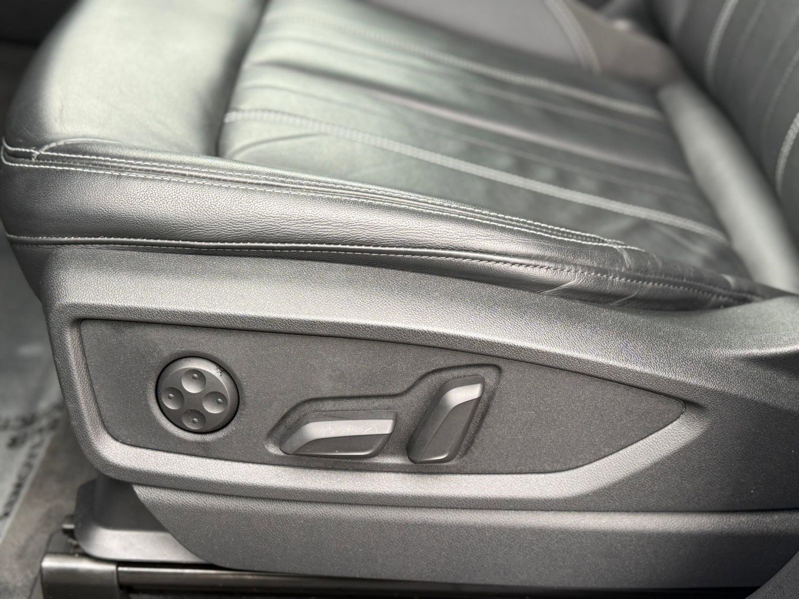 Used 2022 Audi Q5 2.0T Premium Plus w/ Premium Plus Package image 14