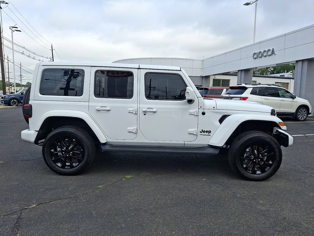 Used 2022 Jeep Wrangler Unlimited Sahara AWD/4WD image 10