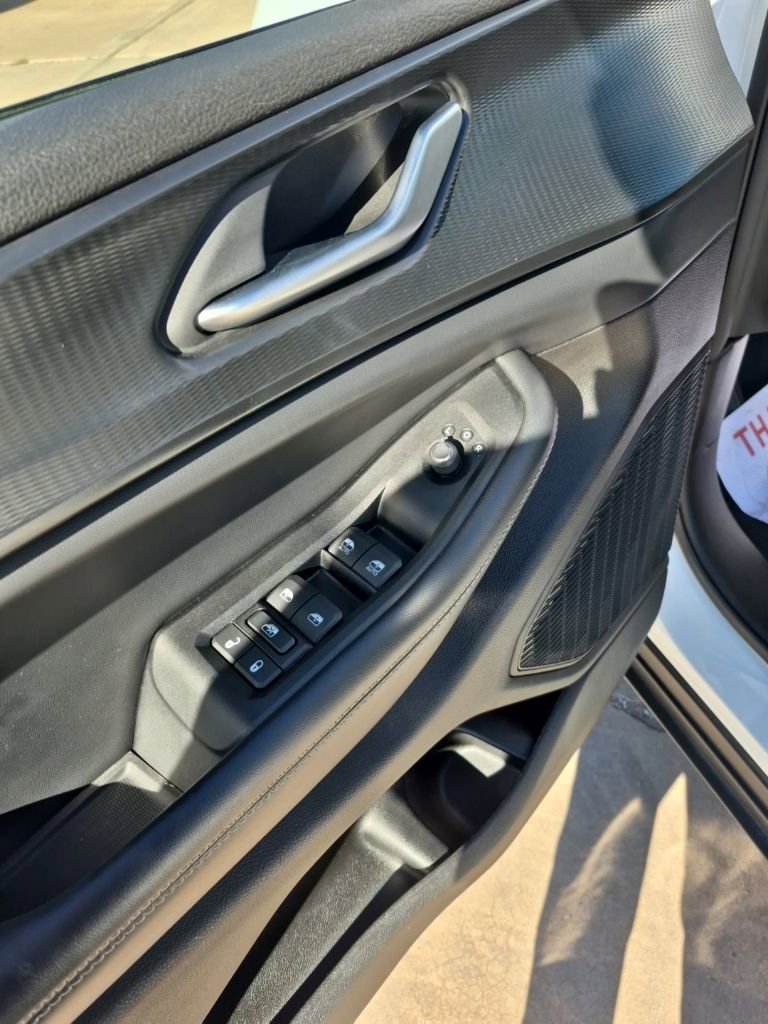 Used 2023 Jeep Grand Cherokee L Altitude AWD/4WD image 14