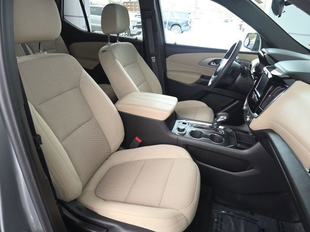 Used 2023 Chevrolet Traverse LS image 10