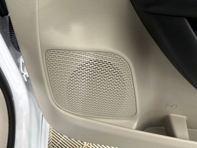 Used 2022 Chrysler Pacifica Touring-L image 29