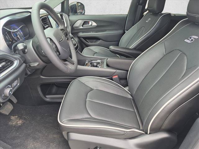 New 2026 Chrysler Pacifica Limited w/ S Appearance Package AWD/4WD image 14