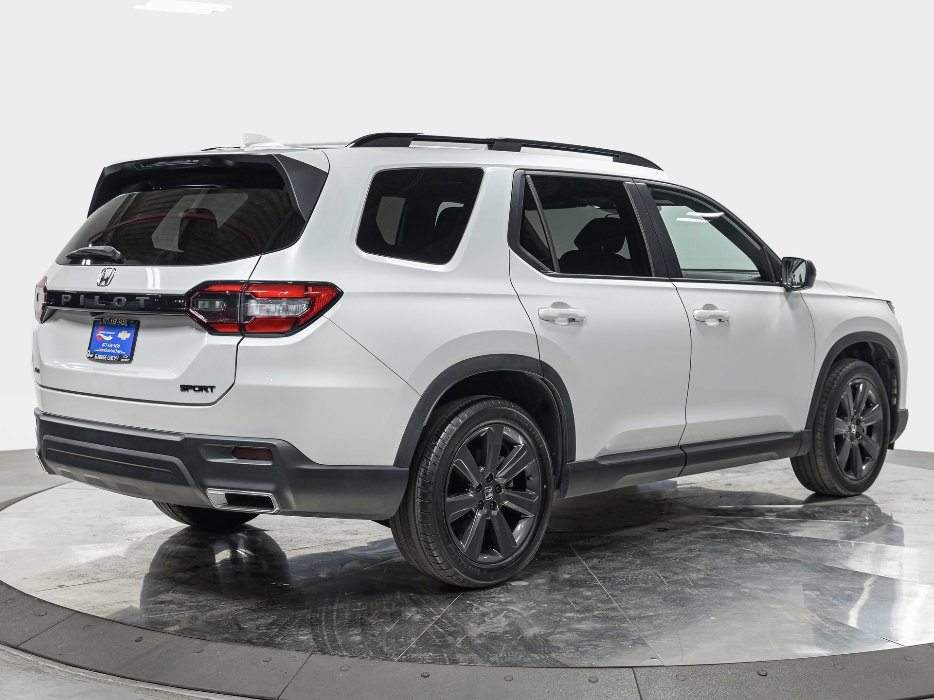 Used 2023 Honda Pilot Sport image 7
