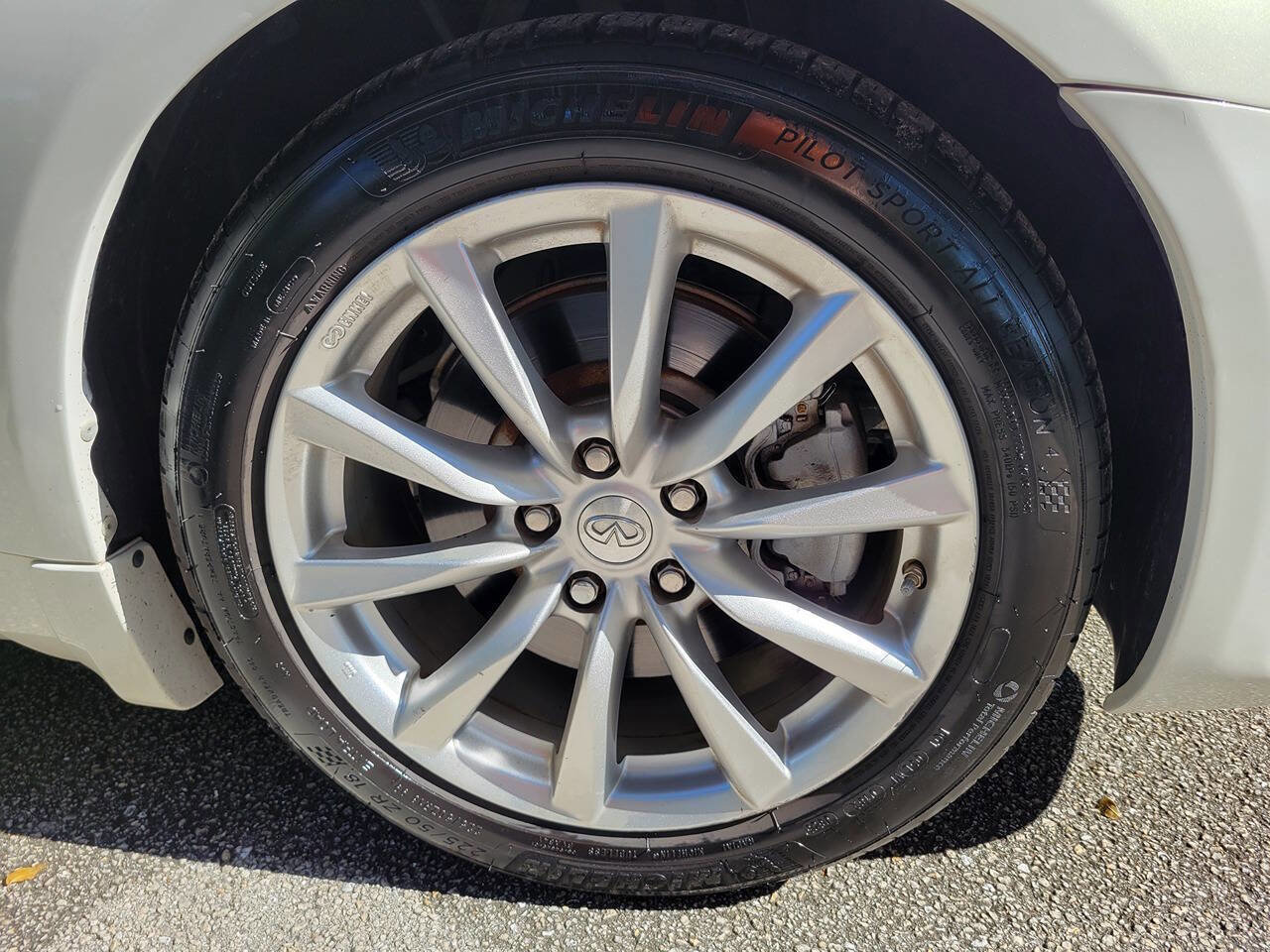 Used 2014 INFINITI Q60 Convertible w/ Premium Package image 16