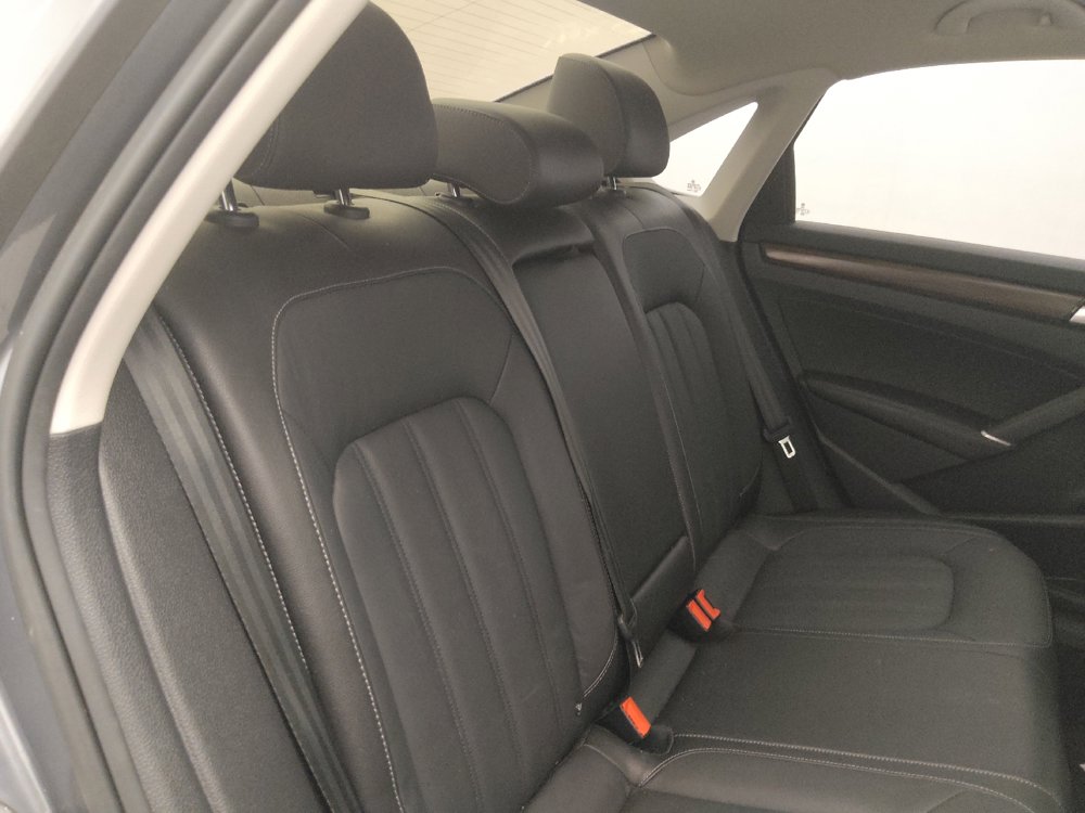 Used 2022 Volkswagen Passat 2.0T FWD image 19
