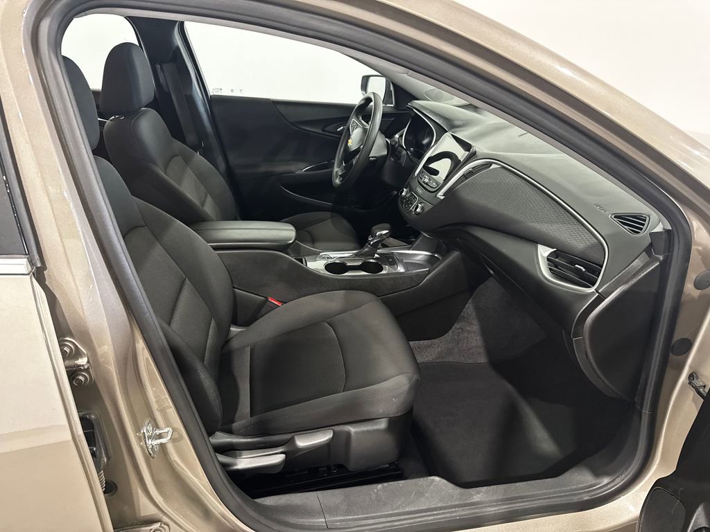 Used 2022 Chevrolet Malibu LT image 19