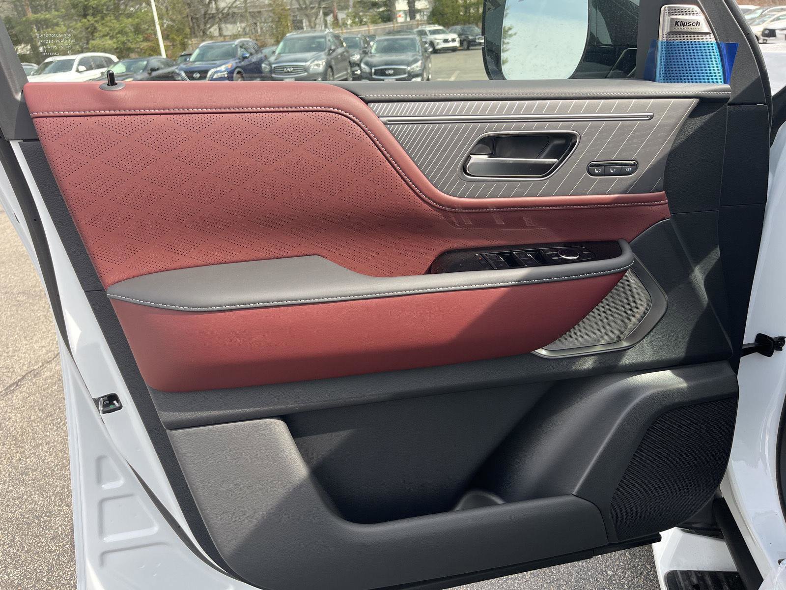 New 2026 INFINITI QX80 Autograph w/ Premium Cargo Package image 10