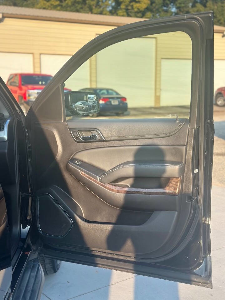 Used 2016 Chevrolet Suburban LS RWD image 30