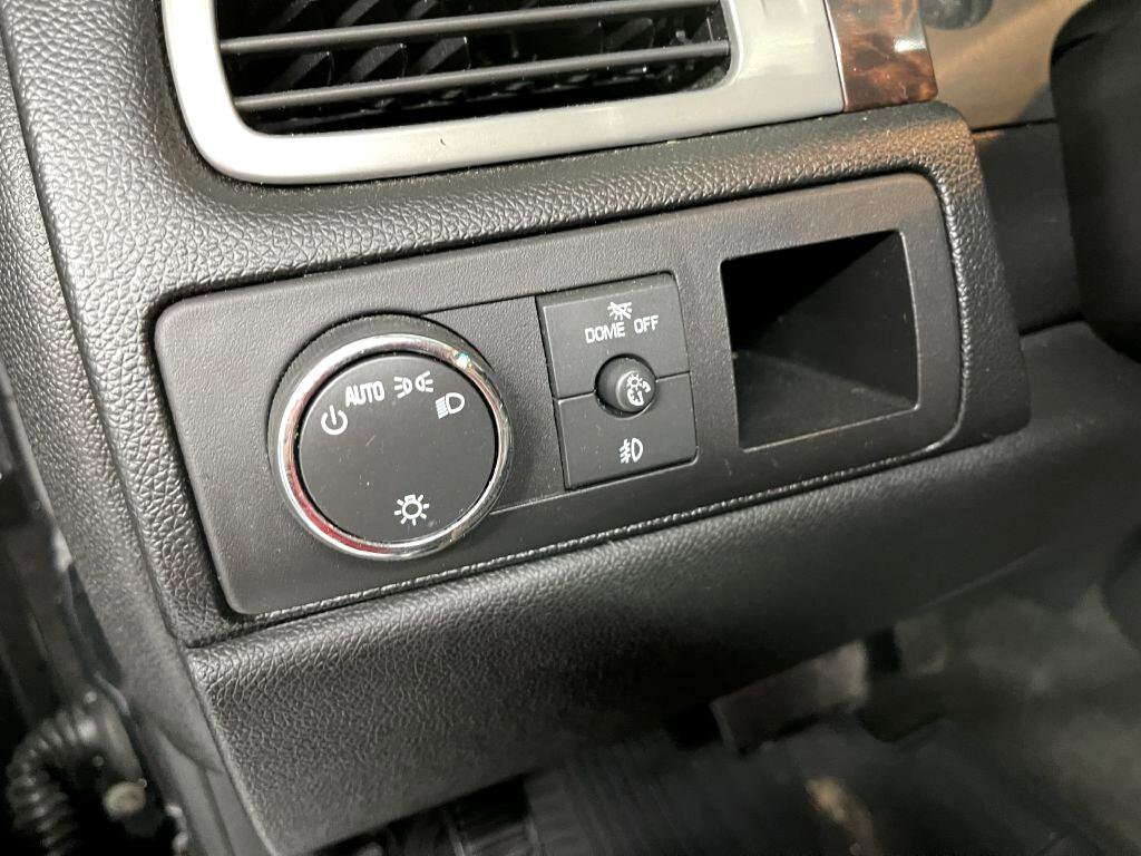 Used 2012 GMC Yukon XL Denali image 28